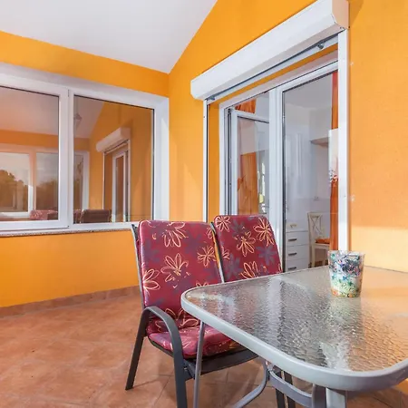 Beautiful In With Wifi * פולה