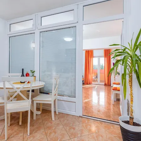 Beautiful In With Wifi דירה