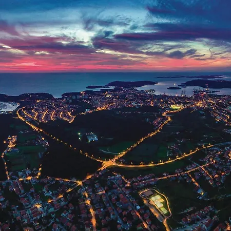 Beautiful In With Wifi דירה