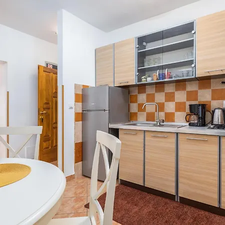2 Bedroom Lovely In *