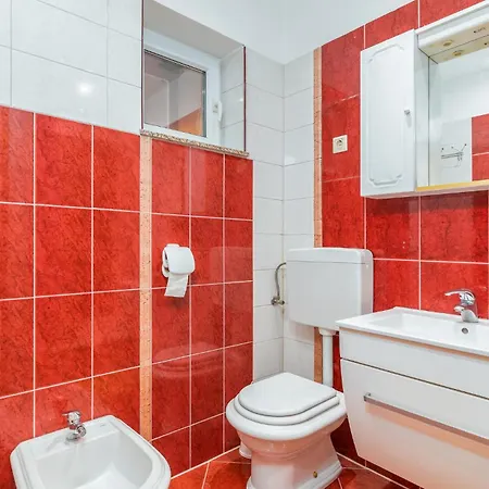 2 Bedroom Lovely In *