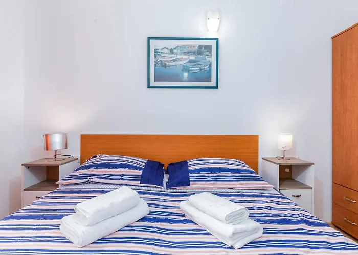 Beautiful In With Wifi Apartment Pula