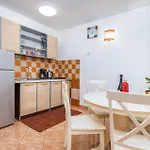 Apartamento 2 Bedroom Lovely Apartment In Pula