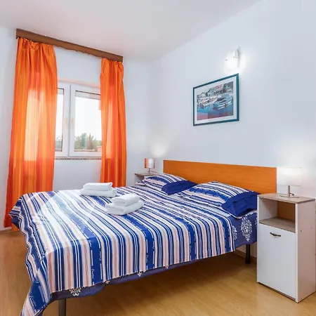 2 Bedroom Lovely Apartment In Pula Pula